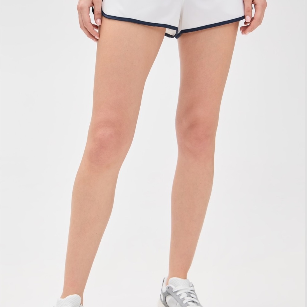 Varley Arlington Running Short in white, size Small